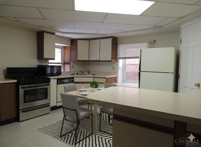 17 Maple Street, Reading, OH 45215