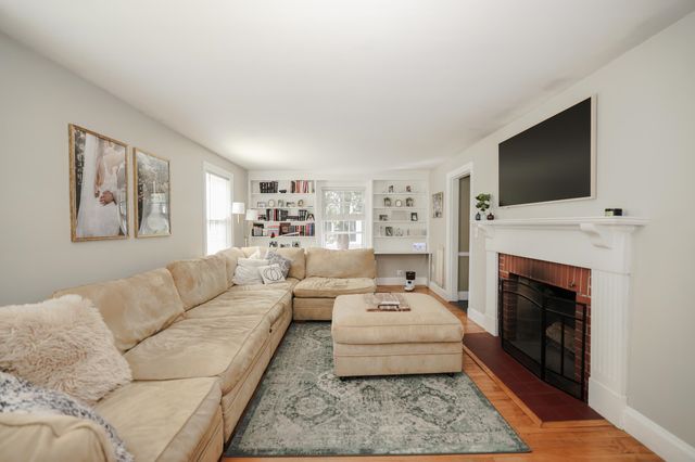1138 Hall Street, Manchester, NH 03104