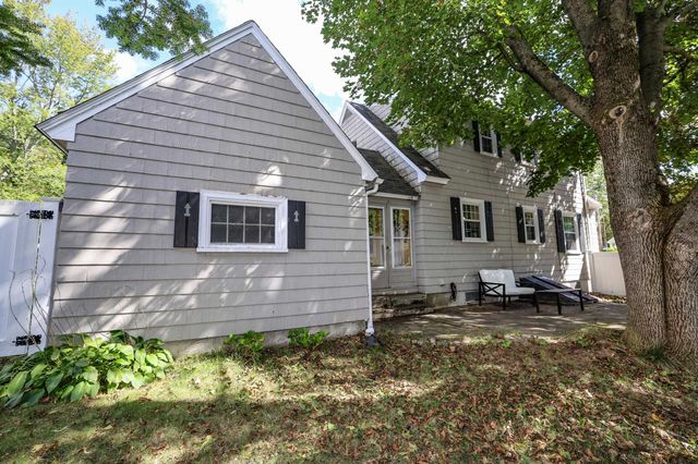 1138 Hall Street, Manchester, NH 03104