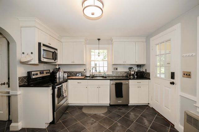1138 Hall Street, Manchester, NH 03104
