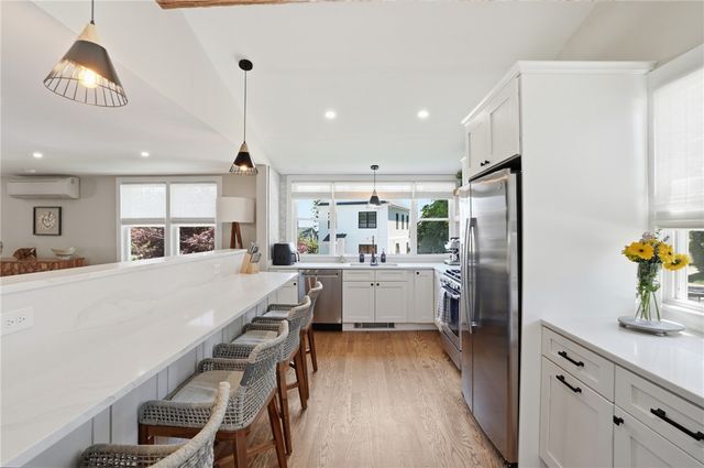 1 Staples Avenue, Warwick, RI 02886