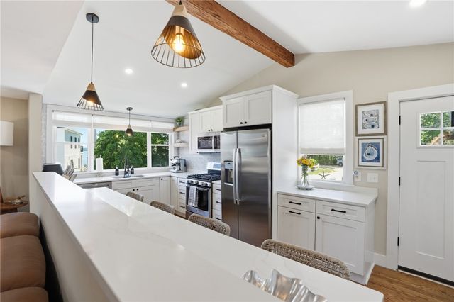 1 Staples Avenue, Warwick, RI 02886