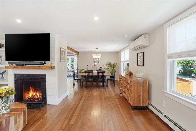 1 Staples Avenue, Warwick, RI 02886
