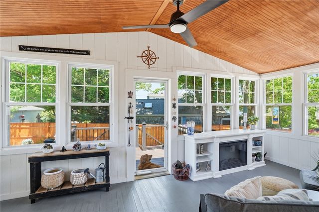 1 Staples Avenue, Warwick, RI 02886