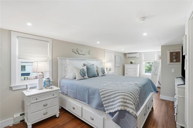 1 Staples Avenue, Warwick, RI 02886