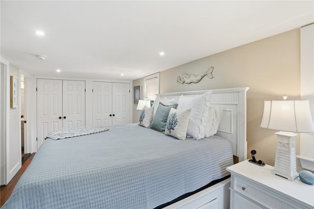 1 Staples Avenue, Warwick, RI 02886