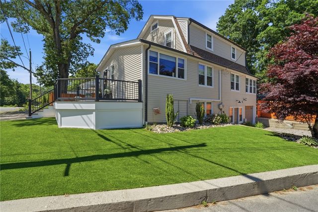 1 Staples Avenue, Warwick, RI 02886