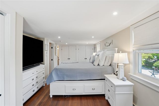 1 Staples Avenue, Warwick, RI 02886