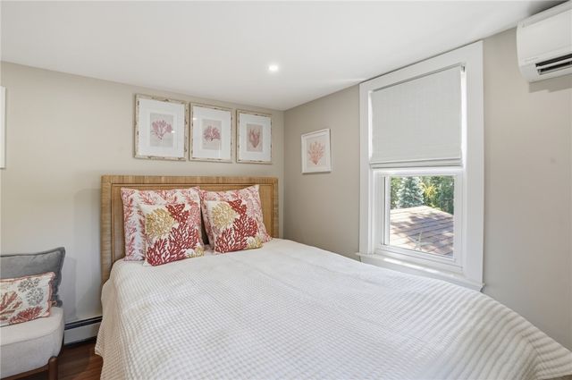 1 Staples Avenue, Warwick, RI 02886