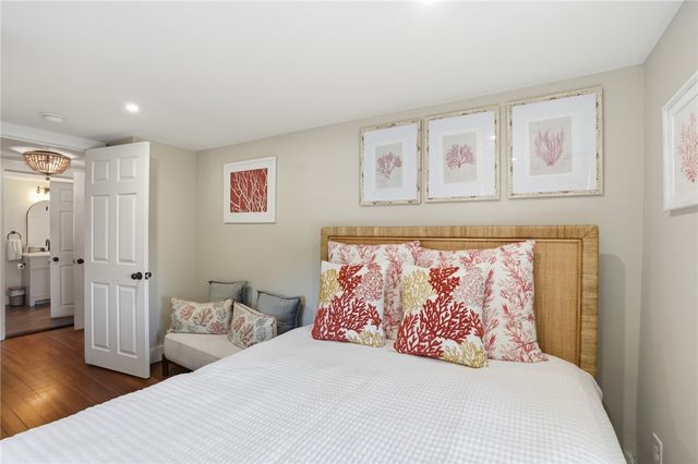1 Staples Avenue, Warwick, RI 02886