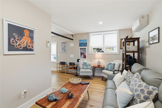1 Staples Avenue, Warwick, RI 02886