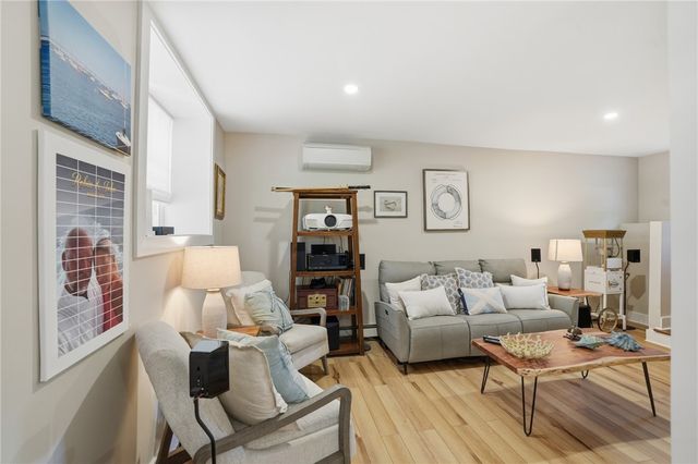 1 Staples Avenue, Warwick, RI 02886