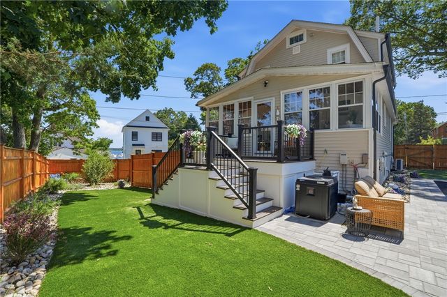 1 Staples Avenue, Warwick, RI 02886