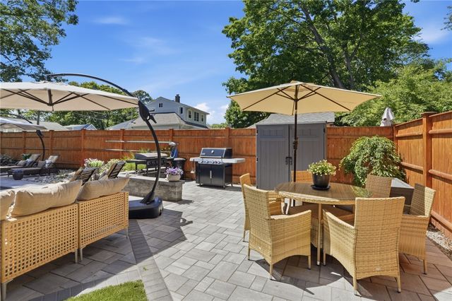 1 Staples Avenue, Warwick, RI 02886
