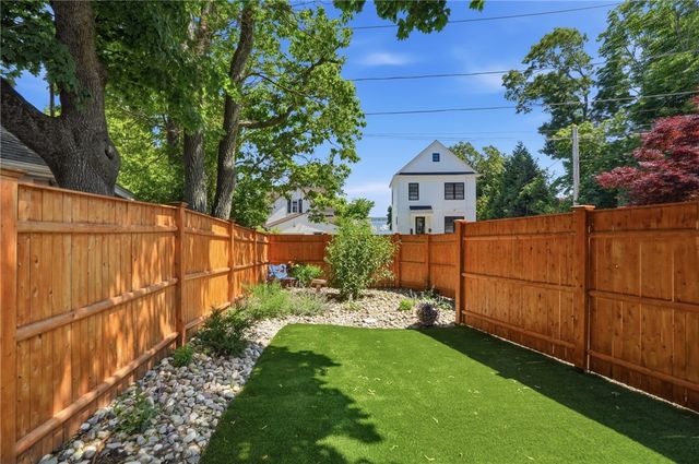 1 Staples Avenue, Warwick, RI 02886