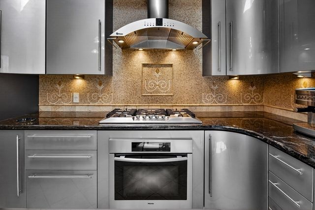 18 Roosevelt Rd, Medford, MA 02155