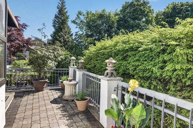 18 Roosevelt Rd, Medford, MA 02155