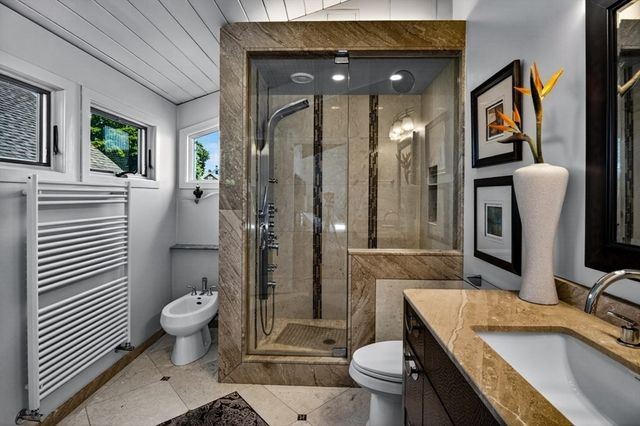 18 Roosevelt Rd, Medford, MA 02155