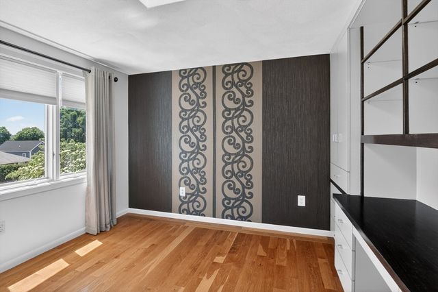 18 Roosevelt Rd, Medford, MA 02155