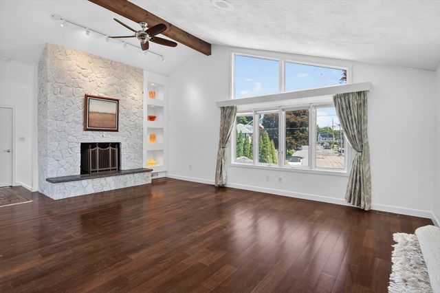 18 Roosevelt Rd, Medford, MA 02155