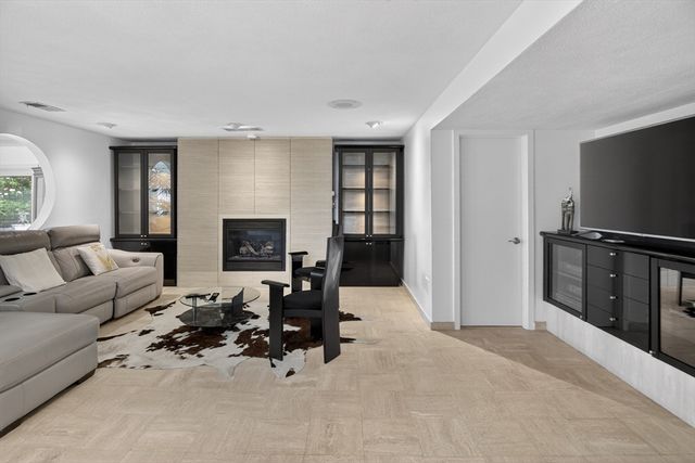 18 Roosevelt Rd, Medford, MA 02155