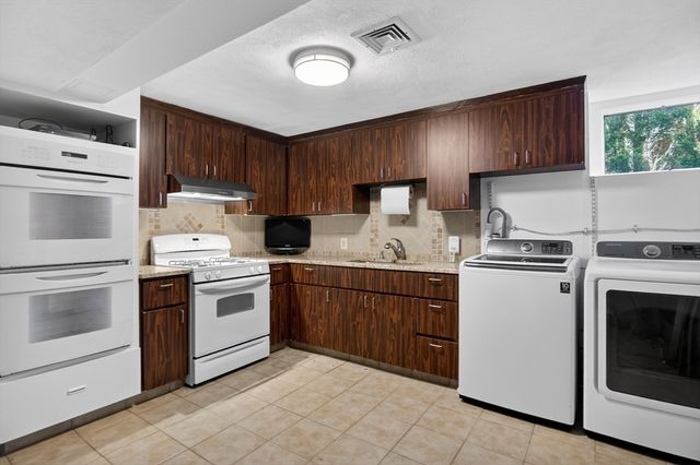 18 Roosevelt Rd, Medford, MA 02155