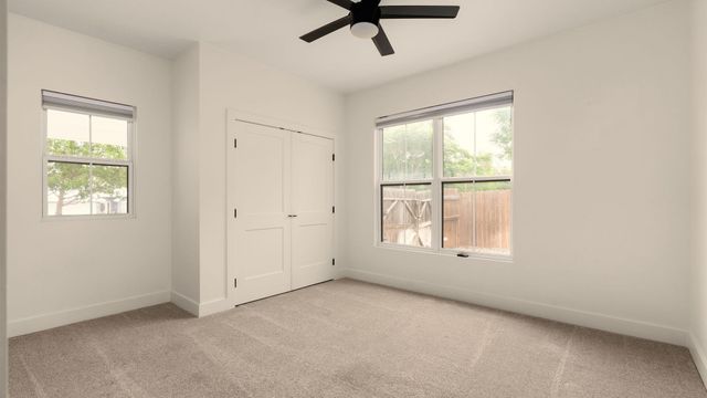 402 E Ash DR, Johnson City, TX 78636