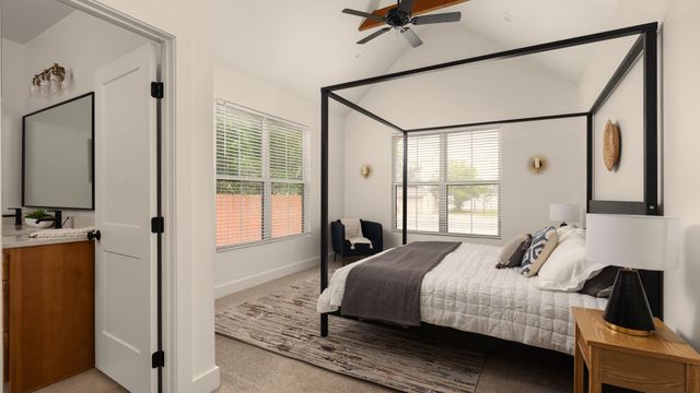 402 E Ash DR, Johnson City, TX 78636