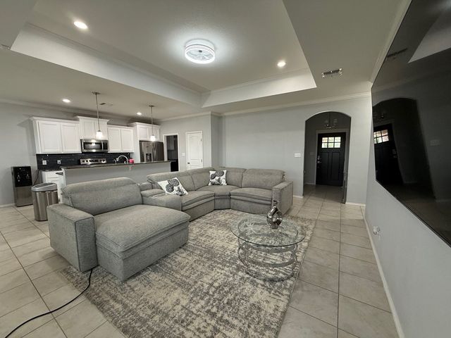 805 Chaparral Rd, Midland, TX 79705