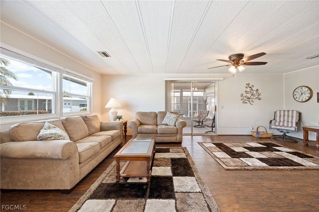 472 Nicklaus BLVD, North Fort Myers, FL 33903