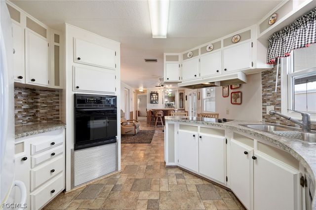 472 Nicklaus BLVD, North Fort Myers, FL 33903