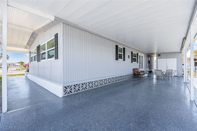 472 Nicklaus BLVD, North Fort Myers, FL 33903