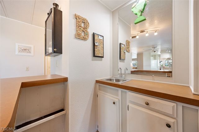 472 Nicklaus BLVD, North Fort Myers, FL 33903