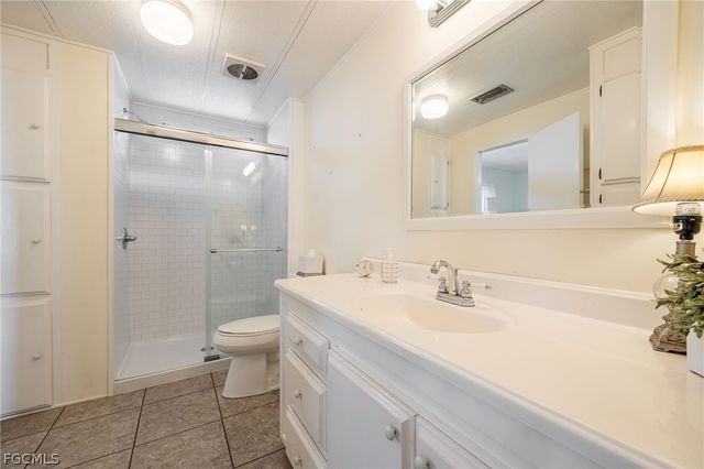 472 Nicklaus BLVD, North Fort Myers, FL 33903