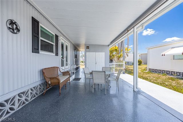 472 Nicklaus BLVD, North Fort Myers, FL 33903