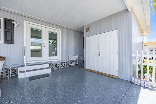 472 Nicklaus BLVD, North Fort Myers, FL 33903