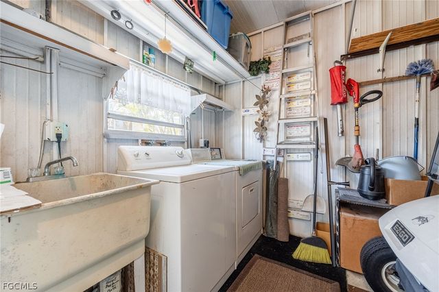 472 Nicklaus BLVD, North Fort Myers, FL 33903