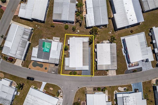 472 Nicklaus BLVD, North Fort Myers, FL 33903