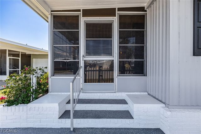 472 Nicklaus BLVD, North Fort Myers, FL 33903