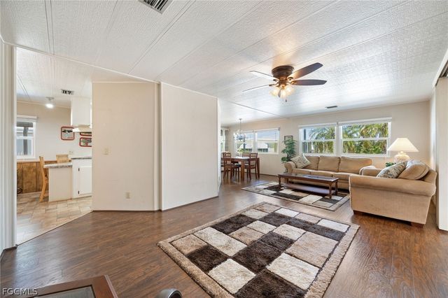 472 Nicklaus BLVD, North Fort Myers, FL 33903