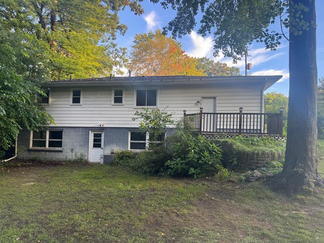 111 W Oak Street, Fruitport Vllg, MI 49415