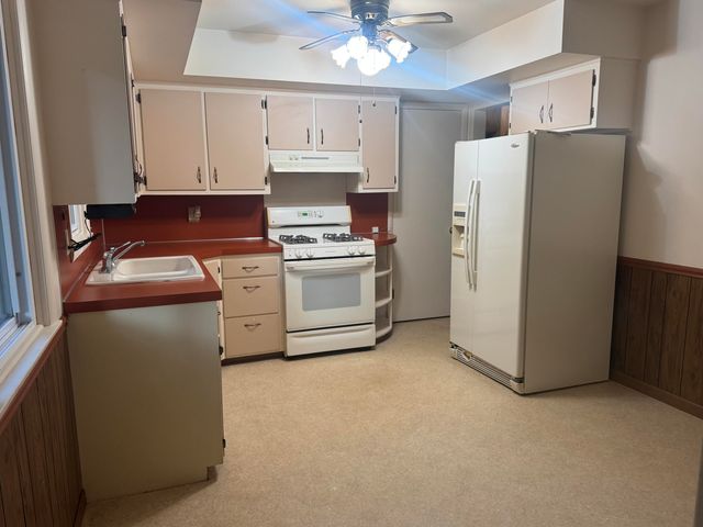 111 W Oak Street, Fruitport Vllg, MI 49415