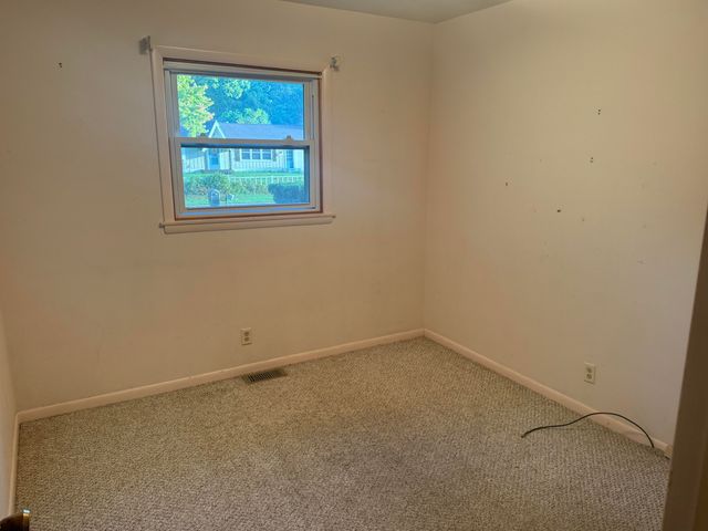 111 W Oak Street, Fruitport Vllg, MI 49415