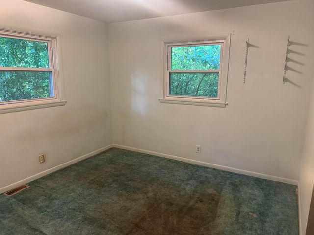 111 W Oak Street, Fruitport Vllg, MI 49415