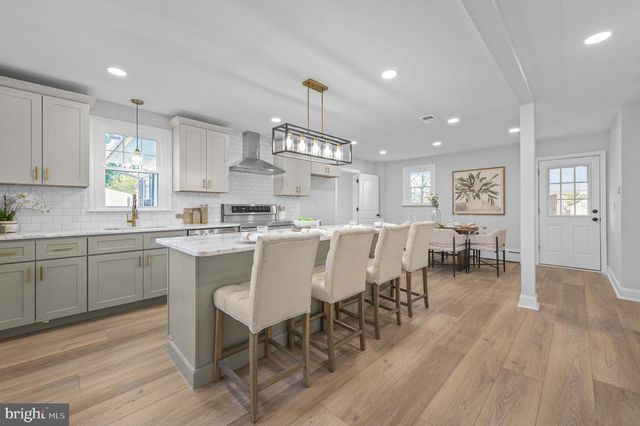 1014 LANSDALE AVE, Lansdale, PA 19446