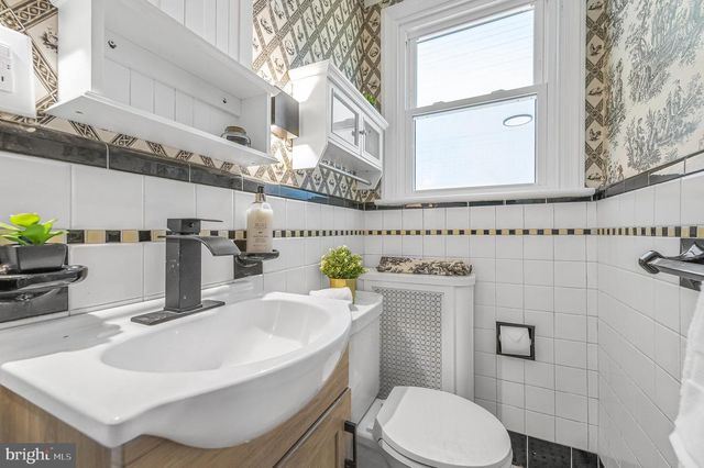 1014 LANSDALE AVE, Lansdale, PA 19446