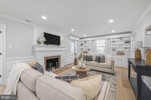 1014 LANSDALE AVE, Lansdale, PA 19446