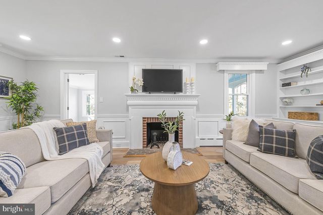 1014 LANSDALE AVE, Lansdale, PA 19446