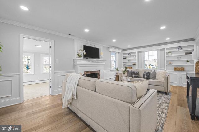 1014 LANSDALE AVE, Lansdale, PA 19446