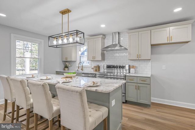 1014 LANSDALE AVE, Lansdale, PA 19446